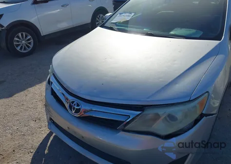2014 Toyota Camry Le z USA, uszkodzony, nr VIN 4T4BF1FK8ER402081